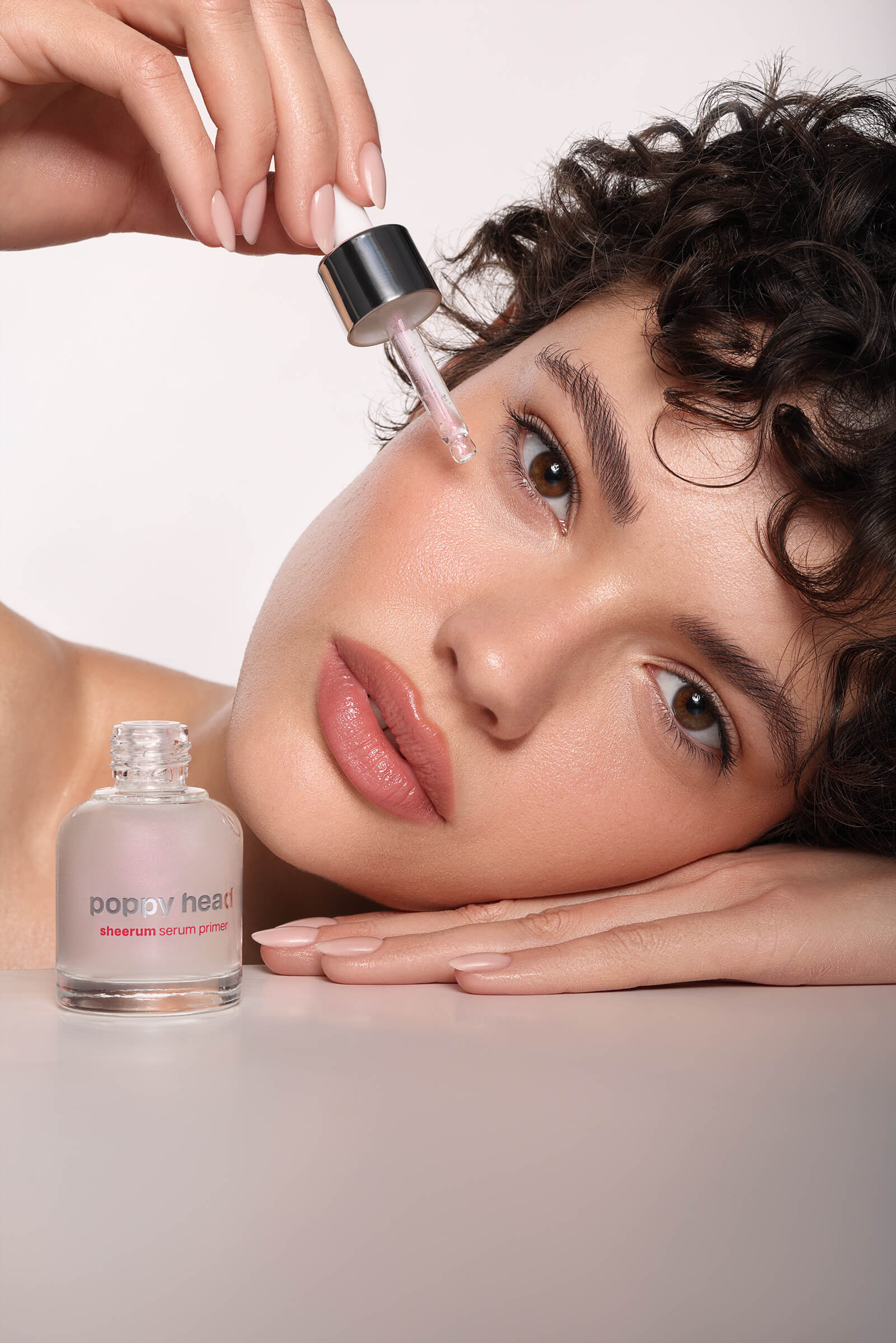 Poppy Head Sheerum Glow Serum Primer 30 ml rozświetlające serum pod makijaż