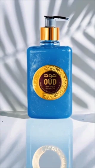 Szukasz definicji „Clean Girl Aesthetic” w orientalnym wydaniu? ☁️Połączenie zmysłowego oudu z miękkim, otulającym piżmem to duet, który uzależnia od pierwszej sekundy. To mydło sprawia, że Twoje dłonie są nie tylko czyste, ale pachną jak najdroższa, świeża pościel w luksusowym apartamencie 🕊️Daj znać w komentarzu: piżmo czy ciężki oud? Co wybierasz? 👇Ten zapachowy hit czeka na Ciebie na indizio.pl oraz w naszym sklepie stacjonarnym 🛒#cleangirl #pizmo #oudwithmusk #pielegnacjadloni #perfumeriaindizio