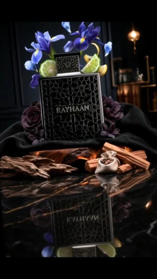 Mroczny, tajemniczy i tak magnetyczny, że nie da się o nim zapomnieć 🖤Rayhaan Obsidian to propozycja dla tych, którzy lubią intrygować i wyróżniać się z tłumu nudnych zapachów. Głębokie, luksusowe nuty tworzą aurę, obok której nikt nie przejdzie obojętnie. To Twoja nowa, zapachowa sygnatura 🌑Oznacz w komentarzu osobę, która kocha mroczne, ciężkie klimaty 🌌Odkryj magię Obsidiana na indizio.pl lub przetestuj go osobiście w naszym sklepie 🏛️#rayhaanobsidian #tajemniczyzapach #perfumyniszowe #meskistyl #perfumeriaindizio