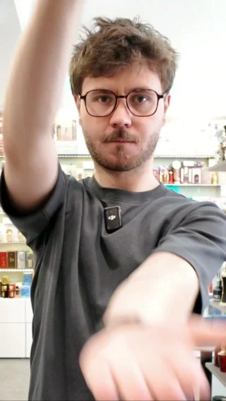 ​Swipe w prawo czy w lewo? 👀 Prześwietlamy tinderowe profile... za pomocą zapachów! Od toksycznego sportowca po oazę spokoju, z którą chcesz tylko leżeć pod kocem. Który typ to Twoja największa słabość? 🚩✨​Sprawdź te zapachy na indizio.pl i znajdź swój idealny match! ☕️🧘‍♂️#perfumy #tinder #perfumyarabskie #PerfumeriaIndizio #zapachdnia